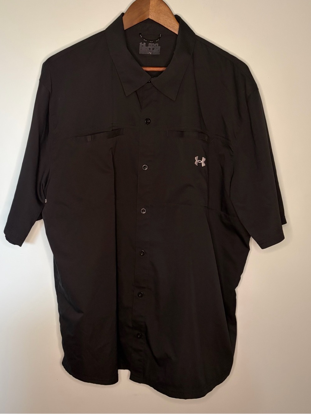 Under Armour Men's Black Short-Sleeve Button-Down Shirt with WVU Logo - Picture 2 of 10
